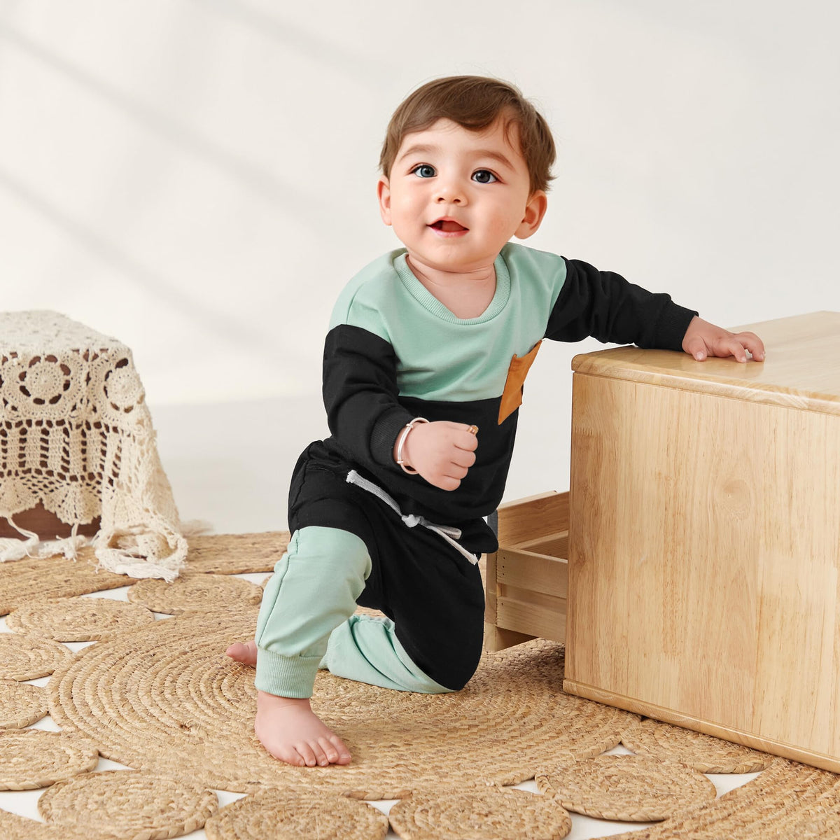 Toddler Color Block Sweatshirt and Jogger Set in Mint and Black
